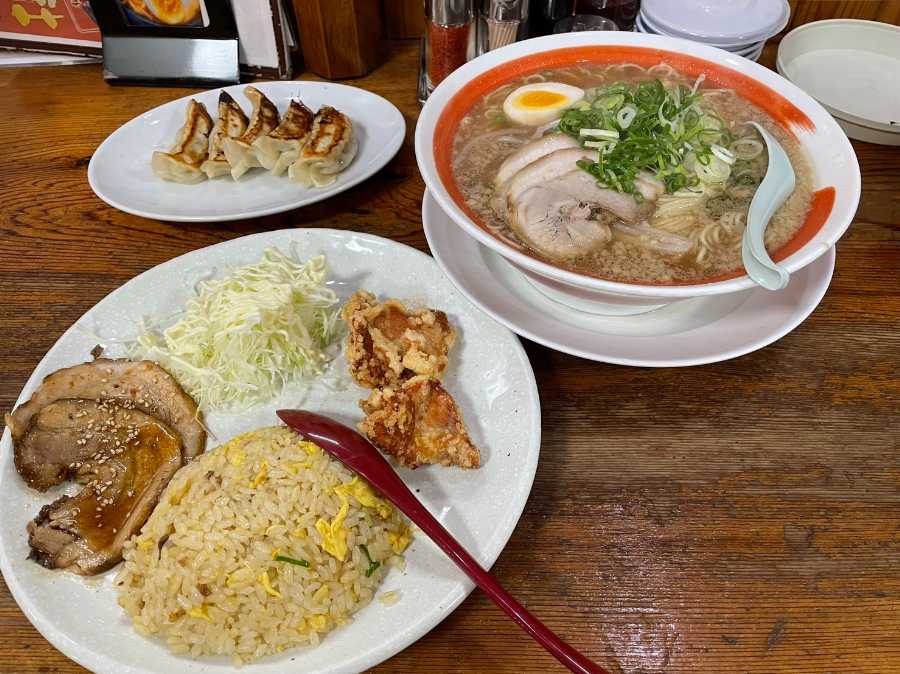 ラーメンセットと餃子