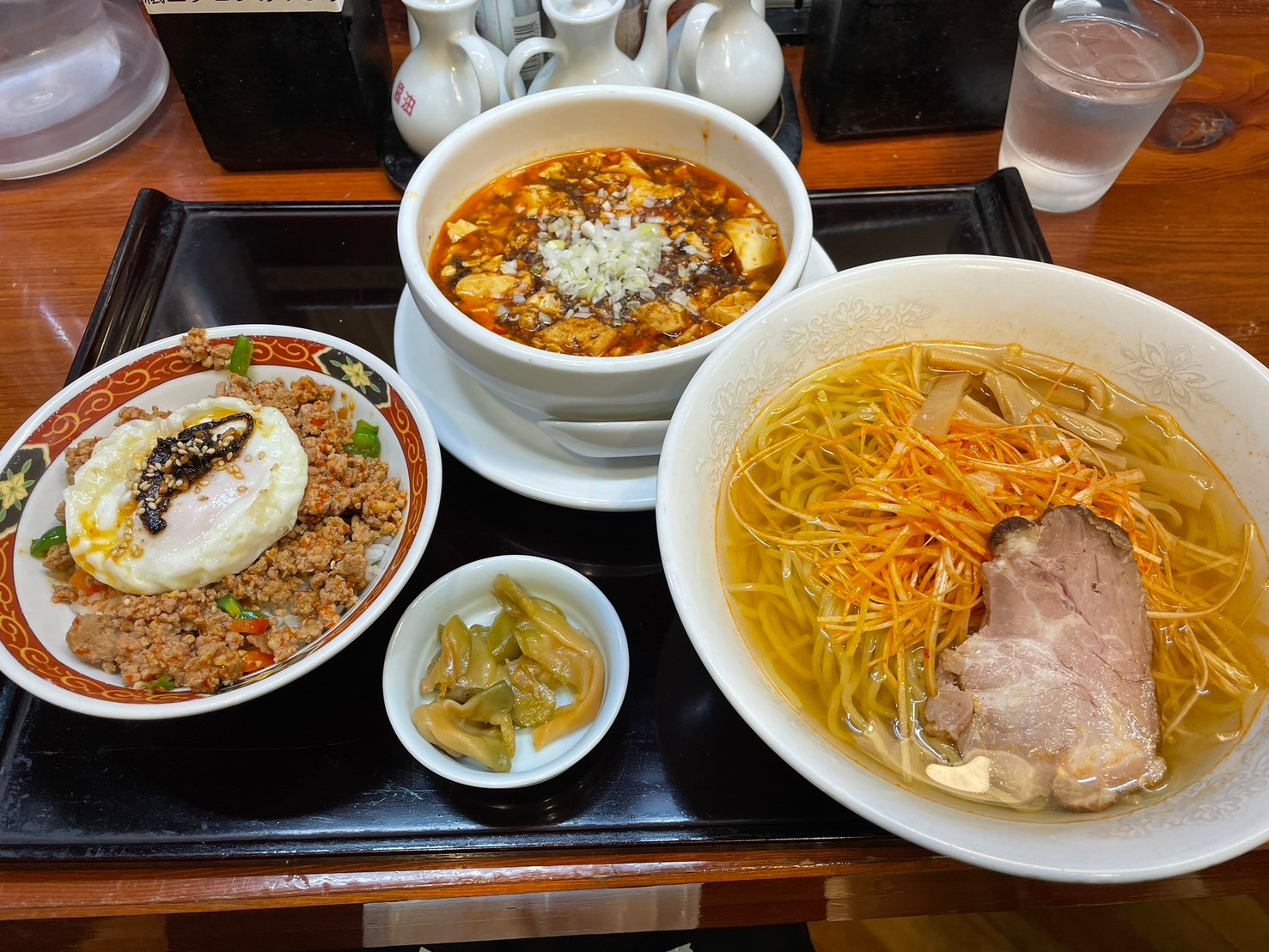 スキマ飯　第22回　宮城県仙台市の「中嘉屋食堂 麺飯甜(ミンパンティン) 仙台駅構内店」