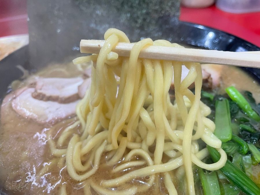 麺上げ構図