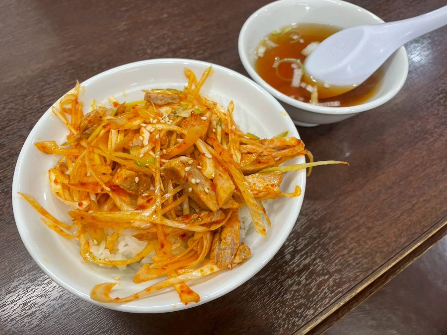 半ネギチャーシュー丼とスープ